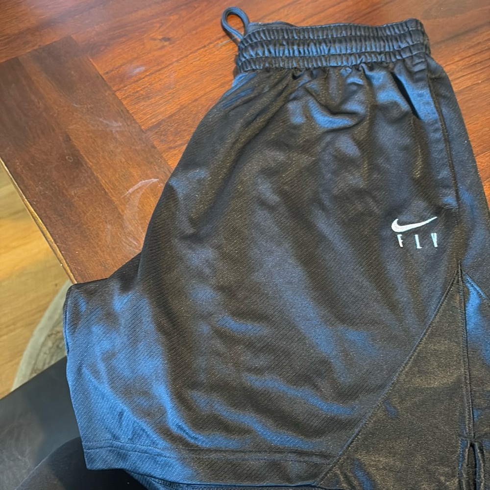 NWOT black Nike gym, shorts, size large
